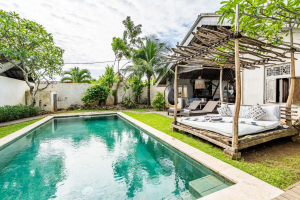 Villa Bingin compressed 5