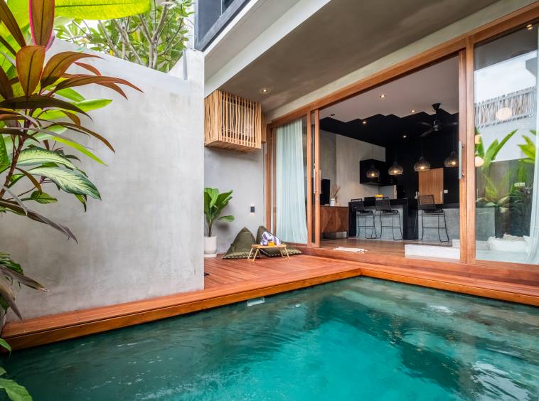 Elegant Villa with Private Pool in Batu Bolong