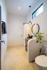 photo 2024 04 08 15 18 00 2